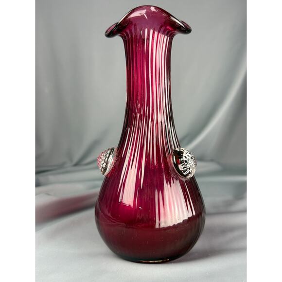 Vintage Cranberry Red Art Glass Vase Hand Blown Ribbed Prunts Murano Style 7" - Picture 4 of 8